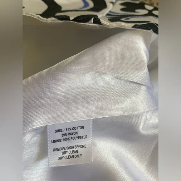 White House Black Market Top - Picture 4 of 4